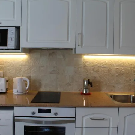 Apartamento Con Piscina En Ciudadela, Cala En Blanes Apartment *
